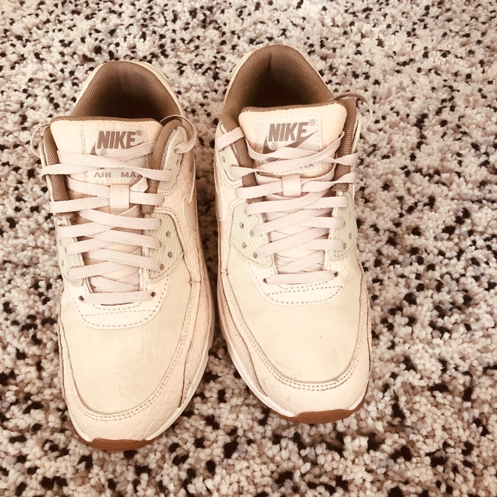 Nike Air Max 90